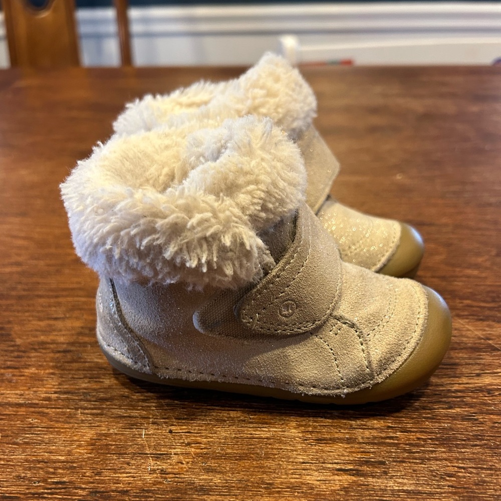 Toddler Size 5.5 Stride Rite Booties